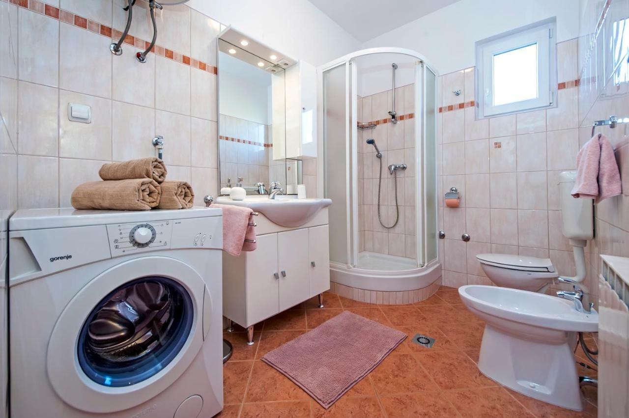 Apartment Ivo ロヴィニ エクステリア 写真