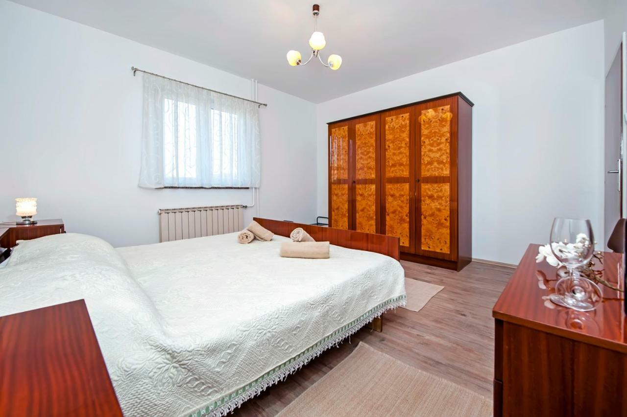 Apartment Ivo ロヴィニ エクステリア 写真