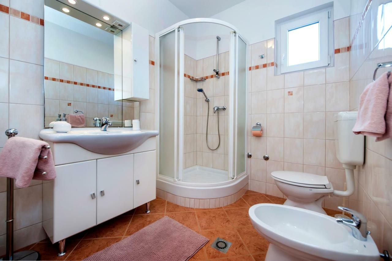 Apartment Ivo ロヴィニ エクステリア 写真