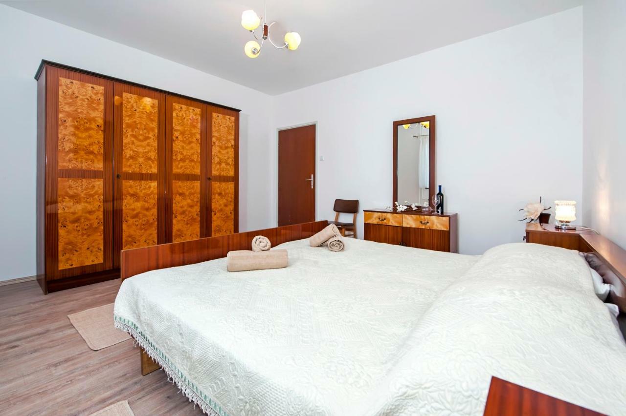 Apartment Ivo ロヴィニ エクステリア 写真