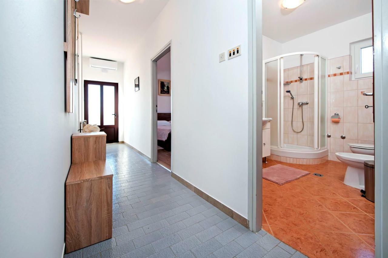 Apartment Ivo ロヴィニ エクステリア 写真
