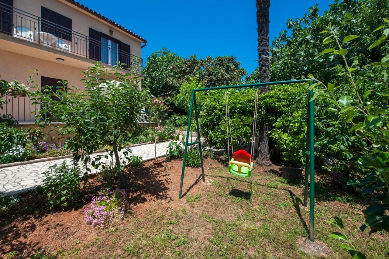 Apartment Ivo ロヴィニ エクステリア 写真